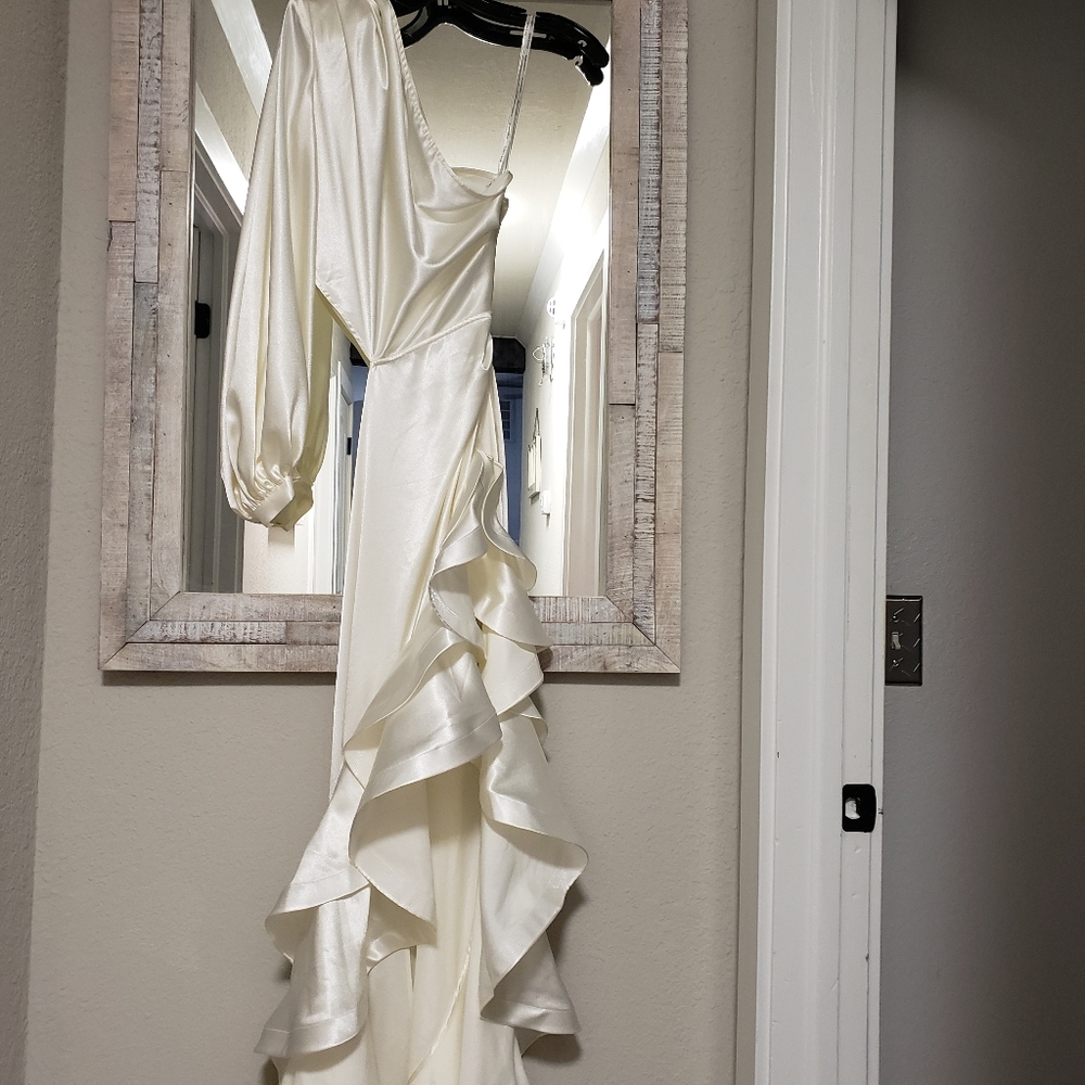 Bronx and Banco Monica Gown in White - Picture 8 of 12